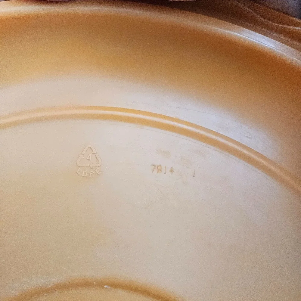 Rubbermaid TakeAlongs 4 Compartment  Tray Lid-Party‎ Snack Server
